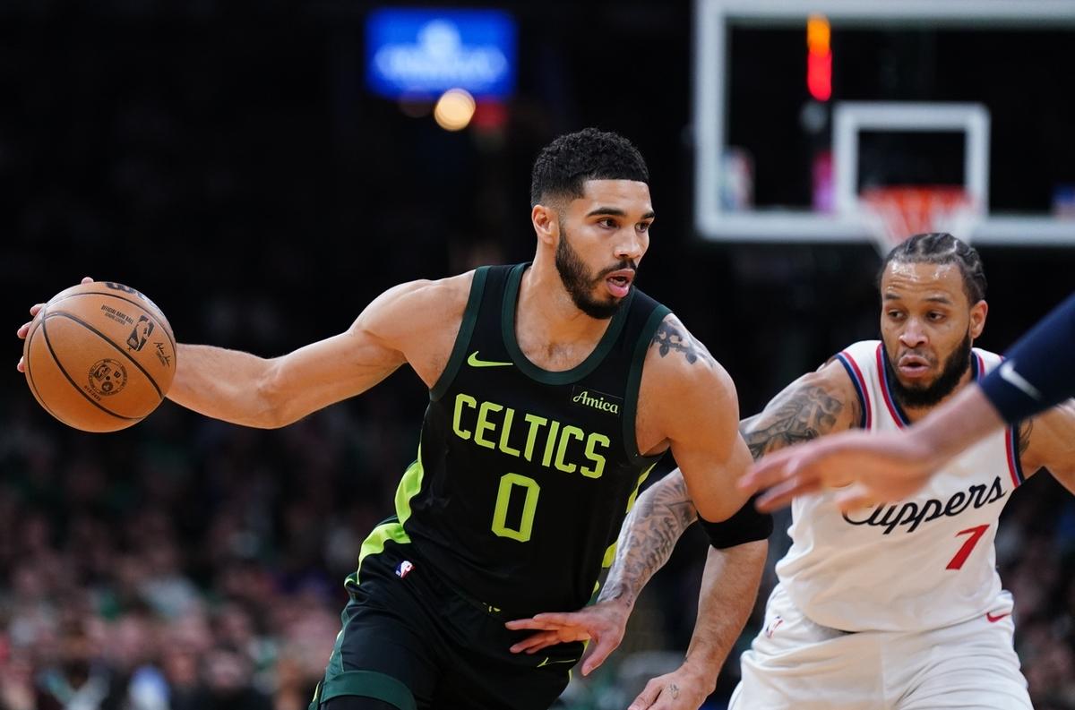 AYX体育注册登录官网塔图姆重返赛场，战术调整首场状态出色，C9观众沸腾！